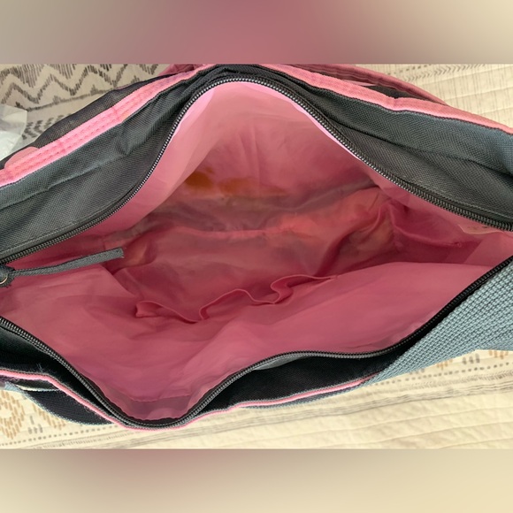 Disney Polka dots Mini-Mouse Diaper Bag - Picture 7 of 9